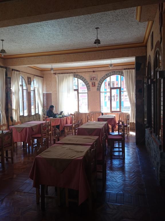 Hostal Real Los Andes Del Lago 코파카바나 외부 사진