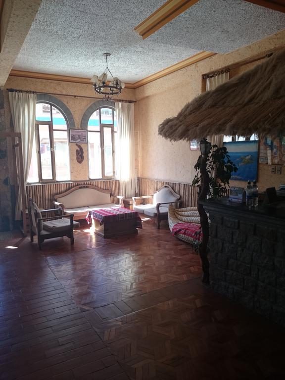 Hostal Real Los Andes Del Lago 코파카바나 외부 사진