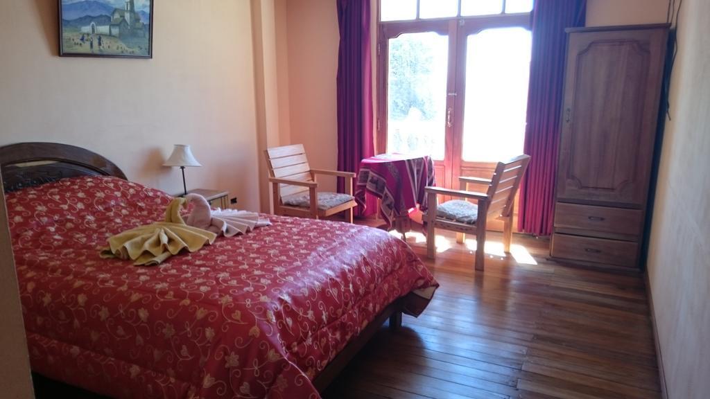 Hostal Real Los Andes Del Lago 코파카바나 객실 사진