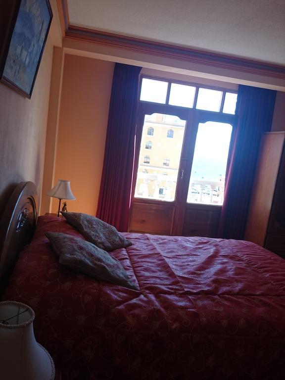 Hostal Real Los Andes Del Lago 코파카바나 객실 사진