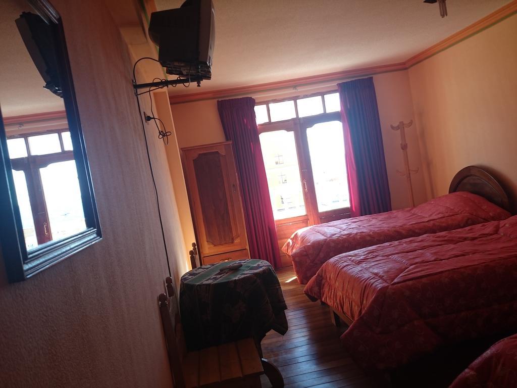 Hostal Real Los Andes Del Lago 코파카바나 객실 사진