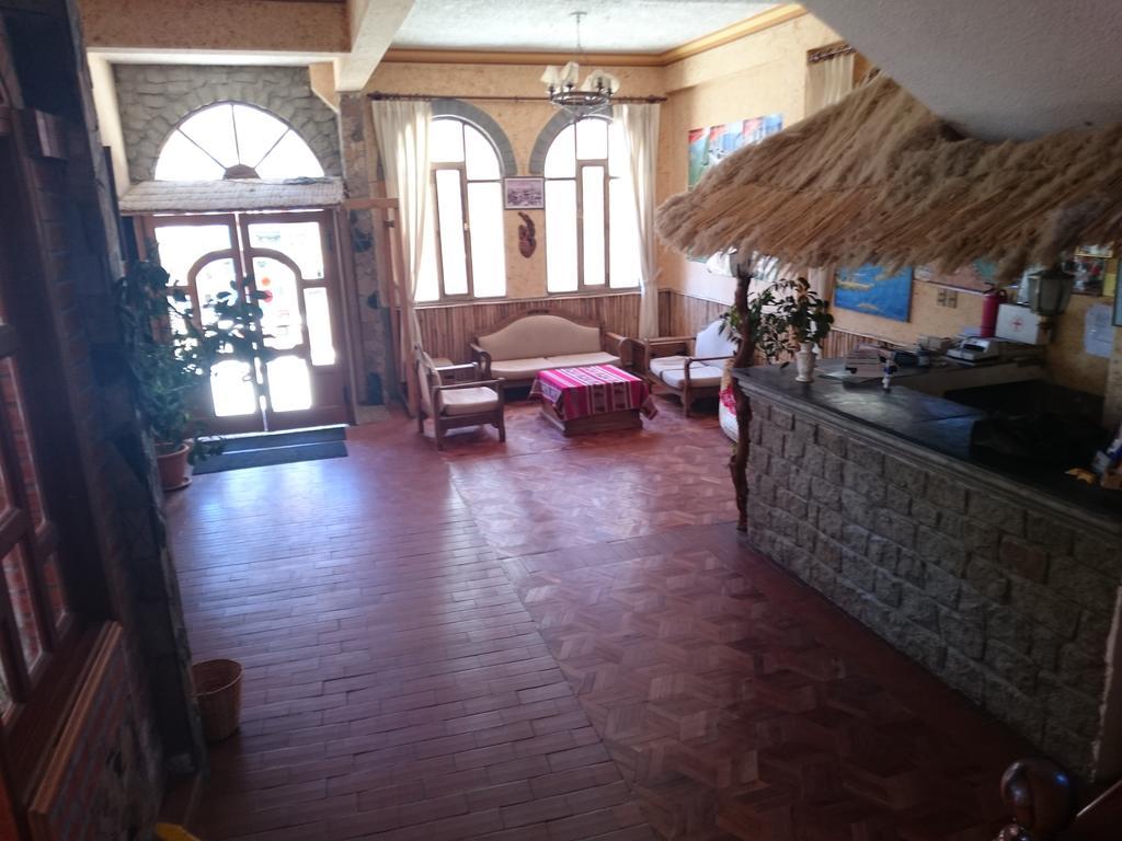 Hostal Real Los Andes Del Lago 코파카바나 외부 사진