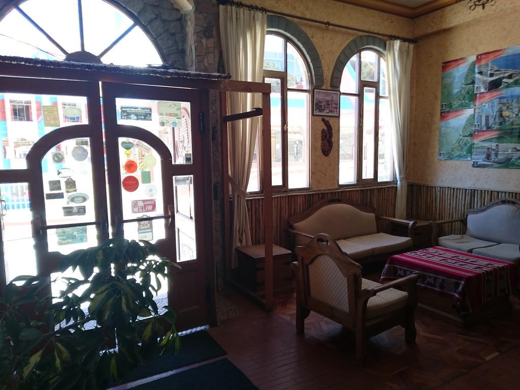 Hostal Real Los Andes Del Lago 코파카바나 외부 사진