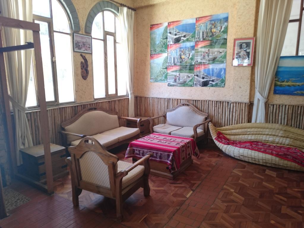 Hostal Real Los Andes Del Lago 코파카바나 외부 사진