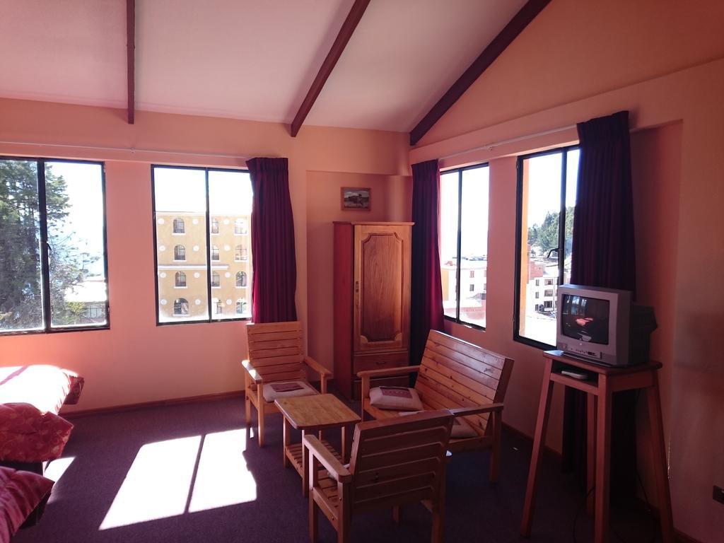 Hostal Real Los Andes Del Lago 코파카바나 외부 사진