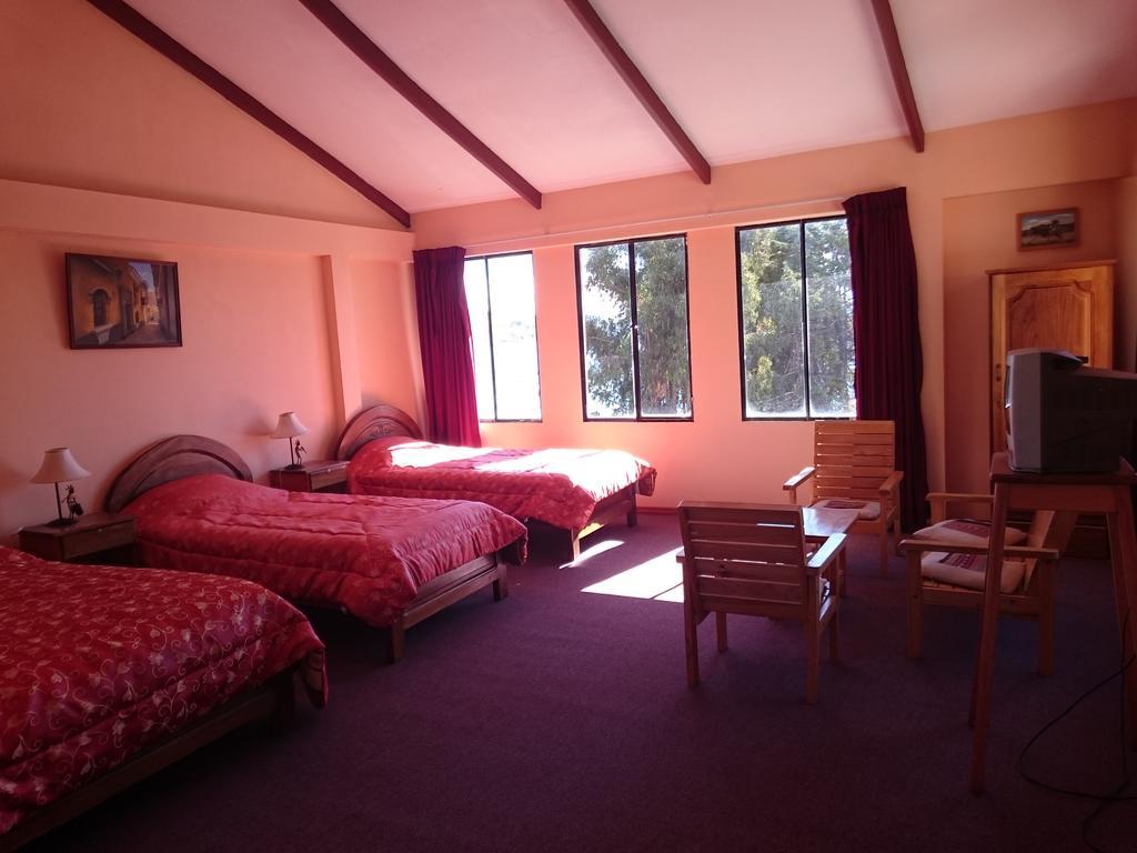 Hostal Real Los Andes Del Lago 코파카바나 외부 사진