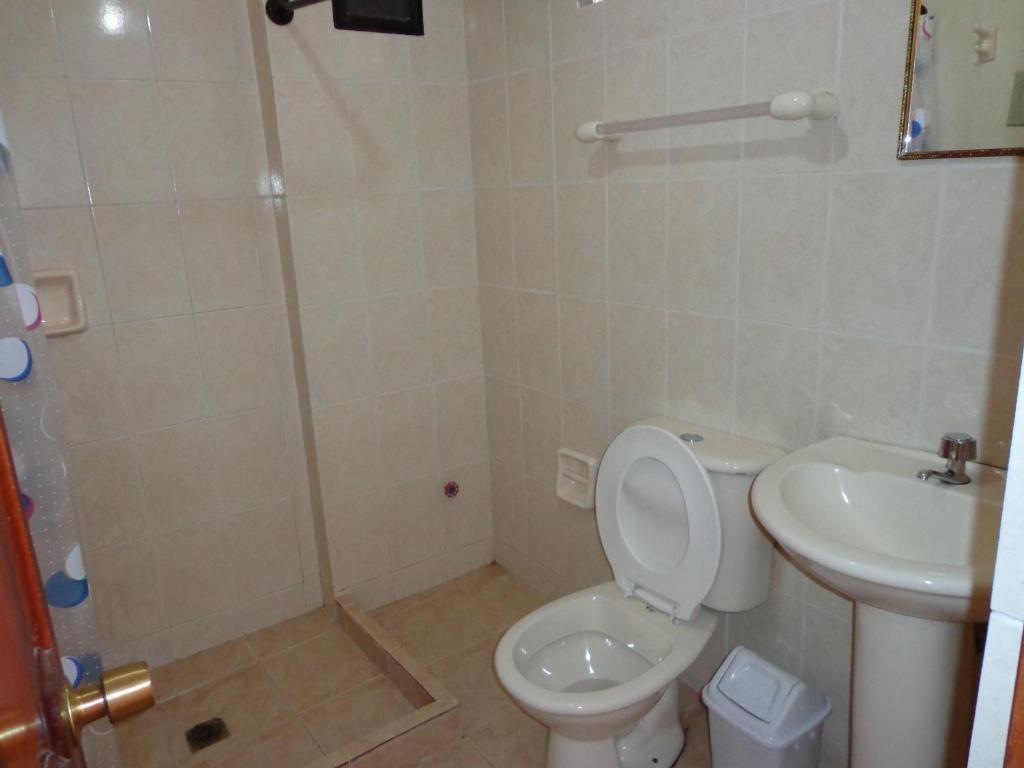 Hostal Real Los Andes Del Lago 코파카바나 객실 사진