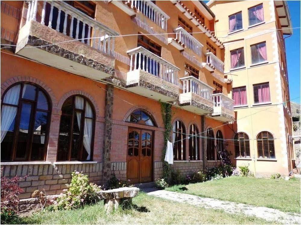 Hostal Real Los Andes Del Lago 코파카바나 외부 사진