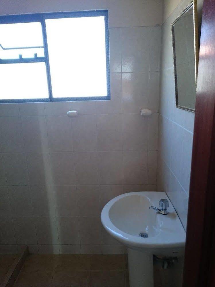 Hostal Real Los Andes Del Lago 코파카바나 외부 사진