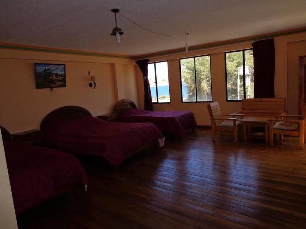 Hostal Real Los Andes Del Lago 코파카바나 외부 사진