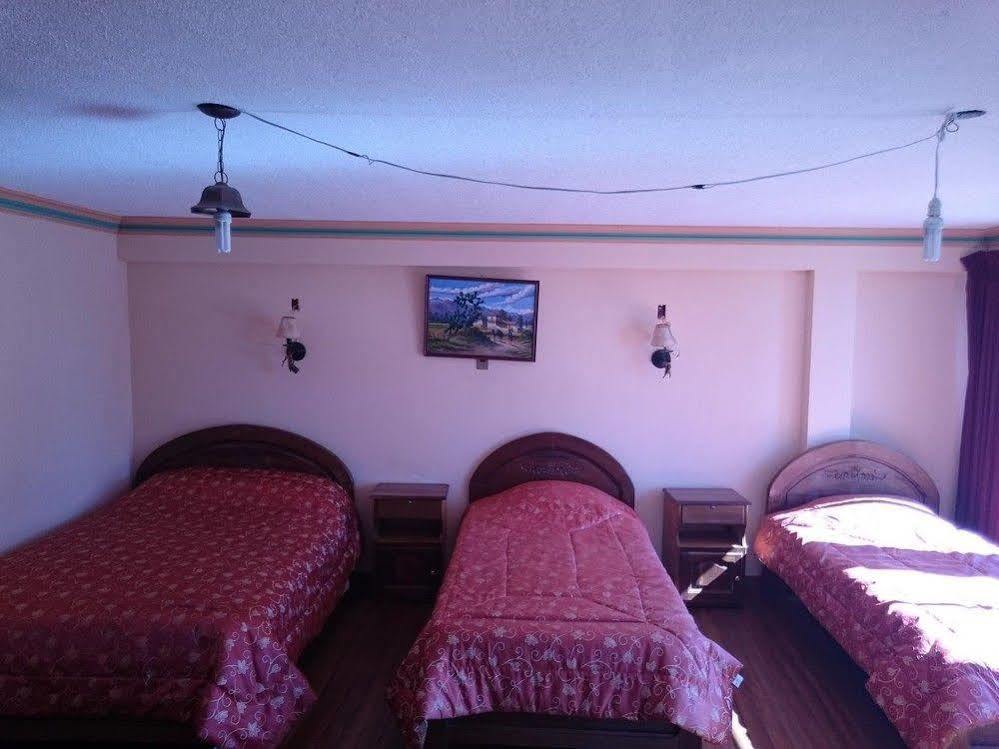 Hostal Real Los Andes Del Lago 코파카바나 외부 사진