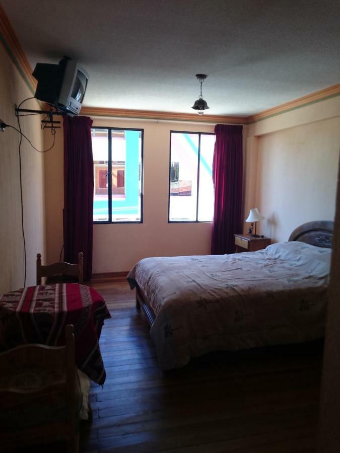 Hostal Real Los Andes Del Lago 코파카바나 외부 사진