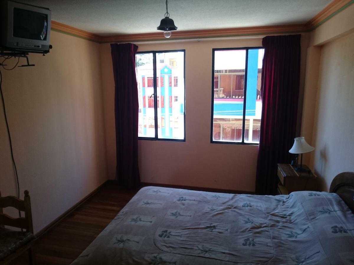 Hostal Real Los Andes Del Lago 코파카바나 외부 사진