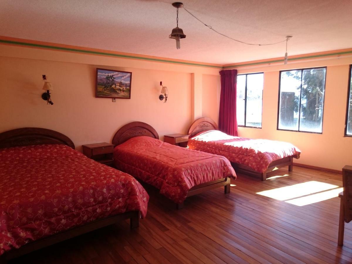 Hostal Real Los Andes Del Lago 코파카바나 외부 사진